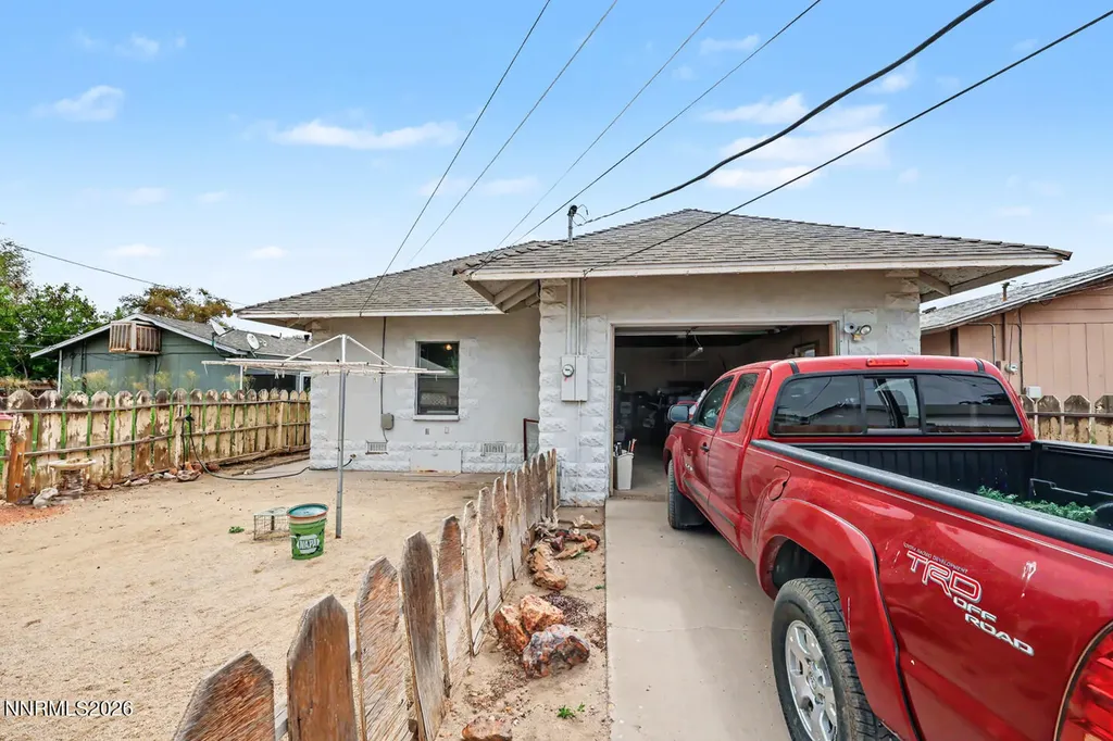 680 Douglas Fallon NV 89406