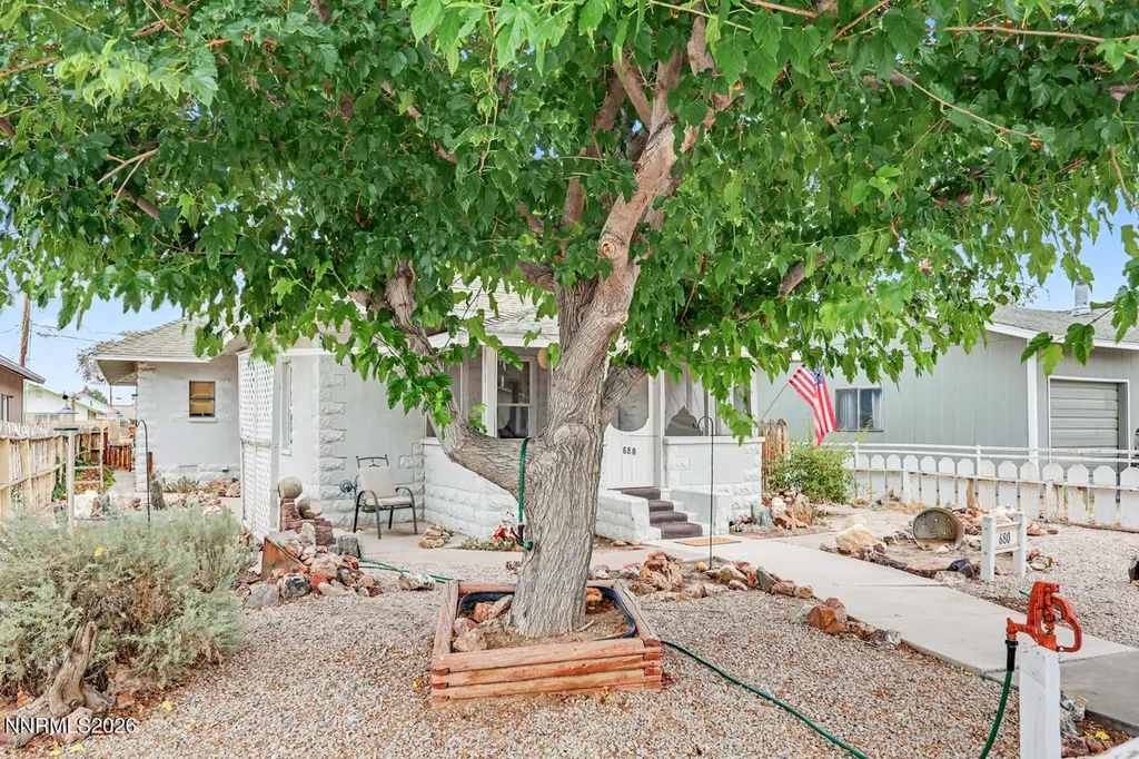 680 Douglas Fallon NV 89406