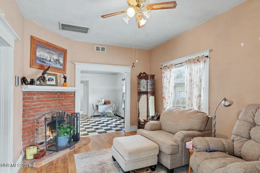 680 Douglas Fallon NV 89406