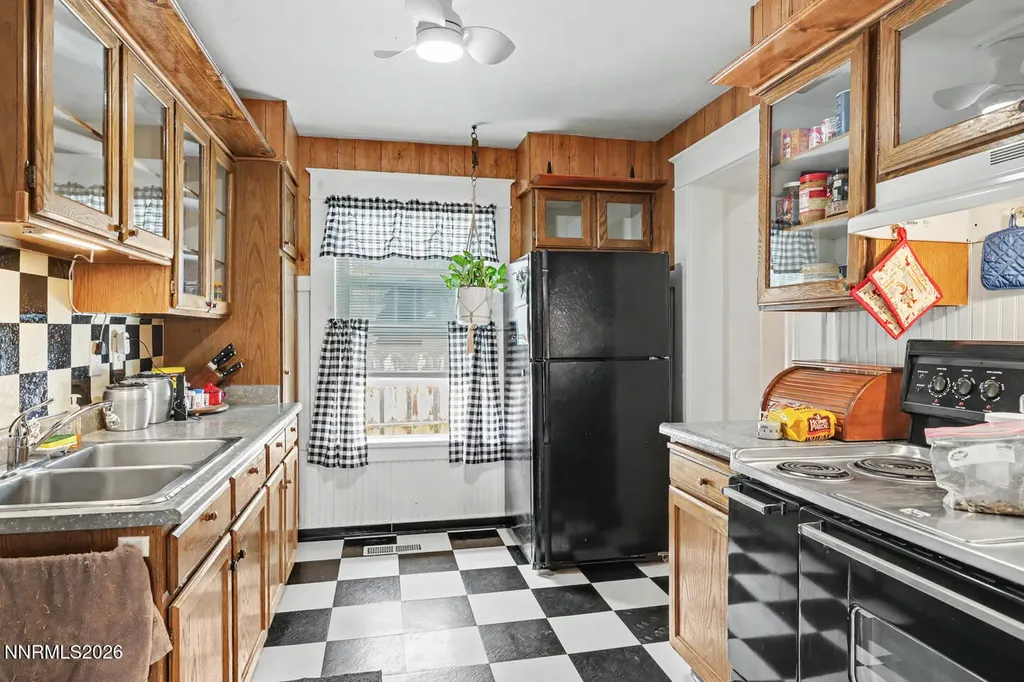 680 Douglas Fallon NV 89406