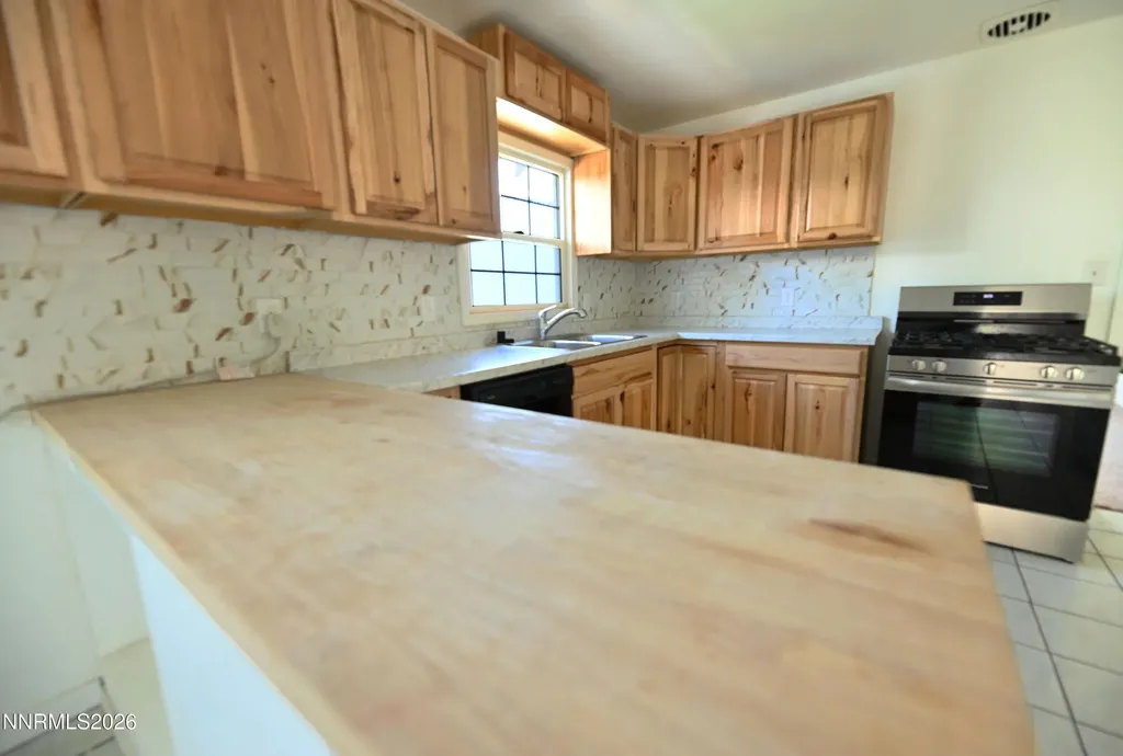1630 Elmhurst Lovelock NV 89419