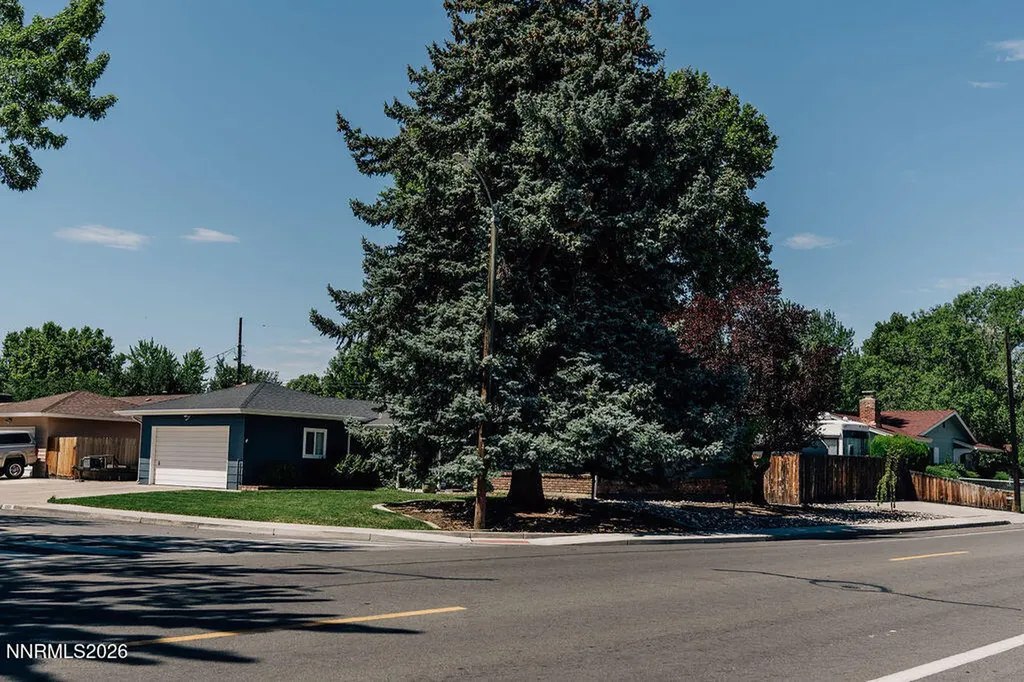 2395 Lexington Sparks NV 89431