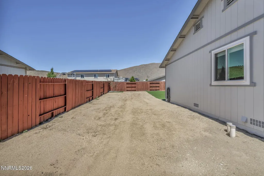 18277 Dustin Reno NV 89508