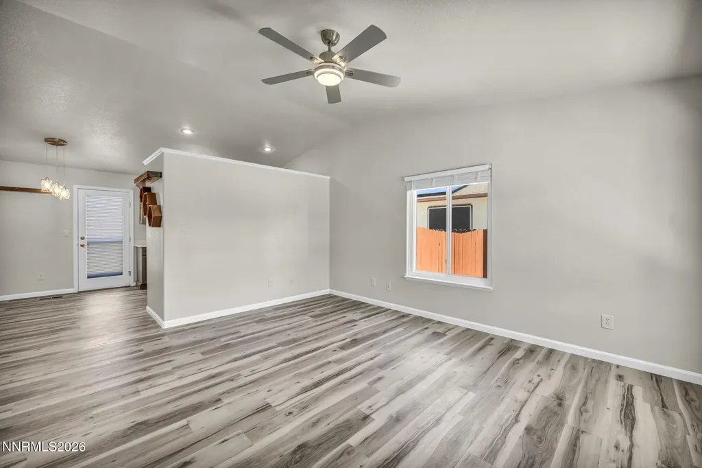 18277 Dustin Reno NV 89508