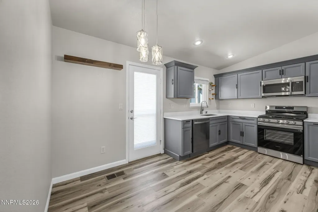 18277 Dustin Reno NV 89508