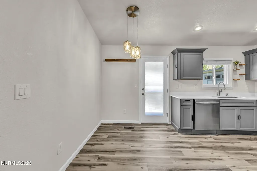 18277 Dustin Reno NV 89508