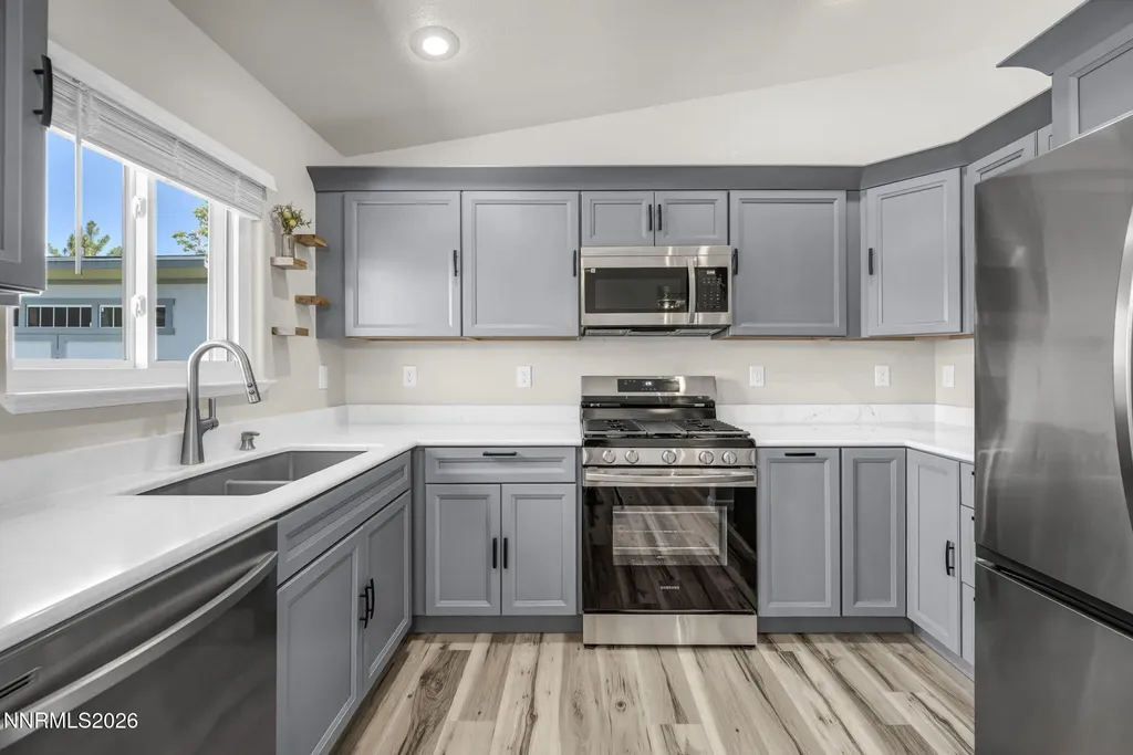 18277 Dustin Reno NV 89508