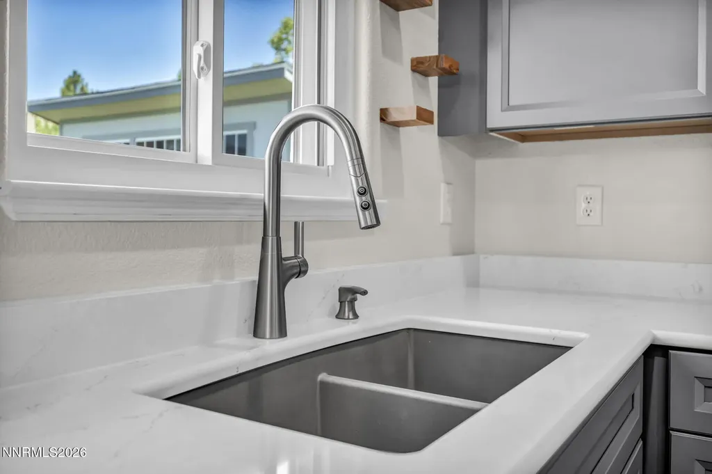 18277 Dustin Reno NV 89508