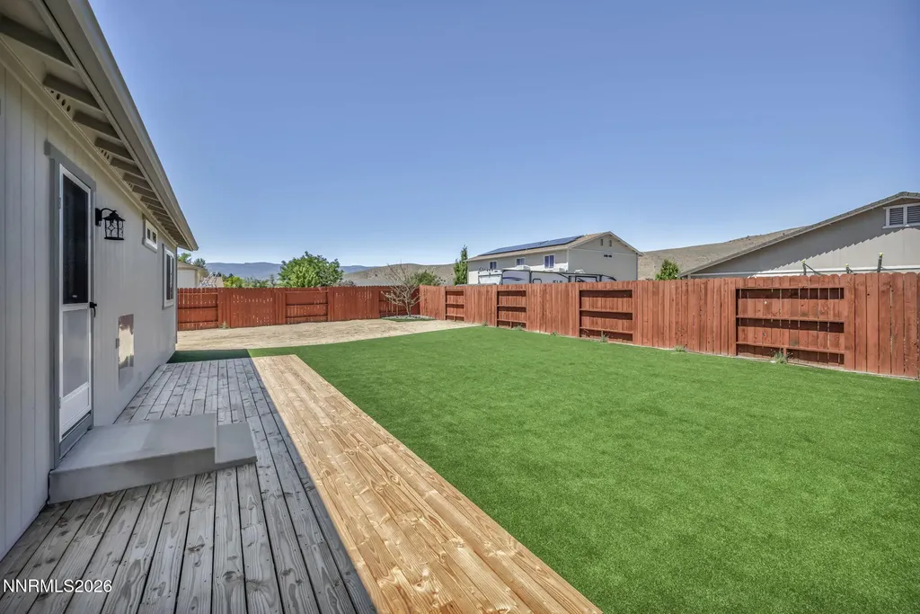 18277 Dustin Reno NV 89508