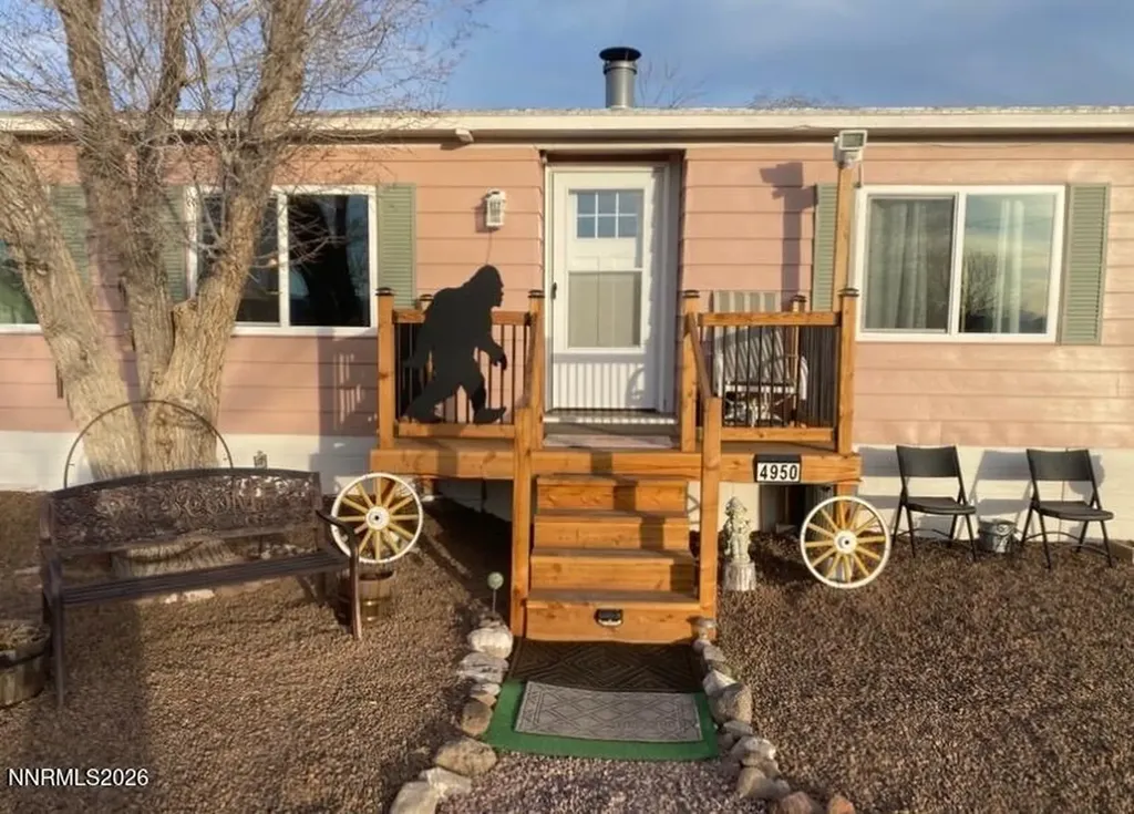 4950 Pueblo Stagecoach NV 89429