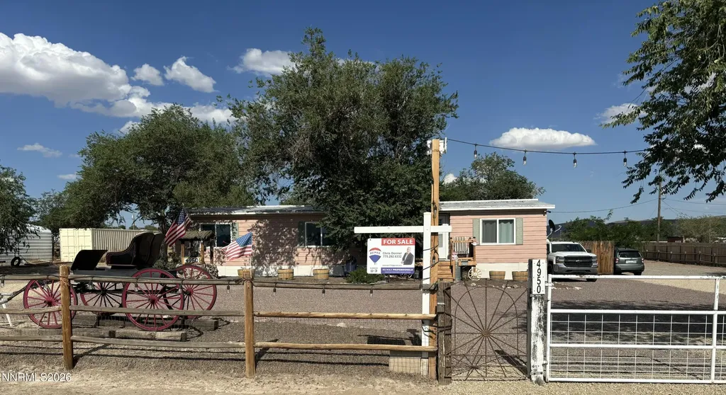 4950 Pueblo Stagecoach NV 89429