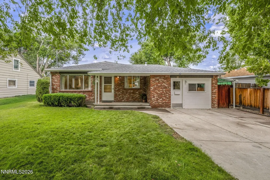 221 Iris Carson City NV 89703