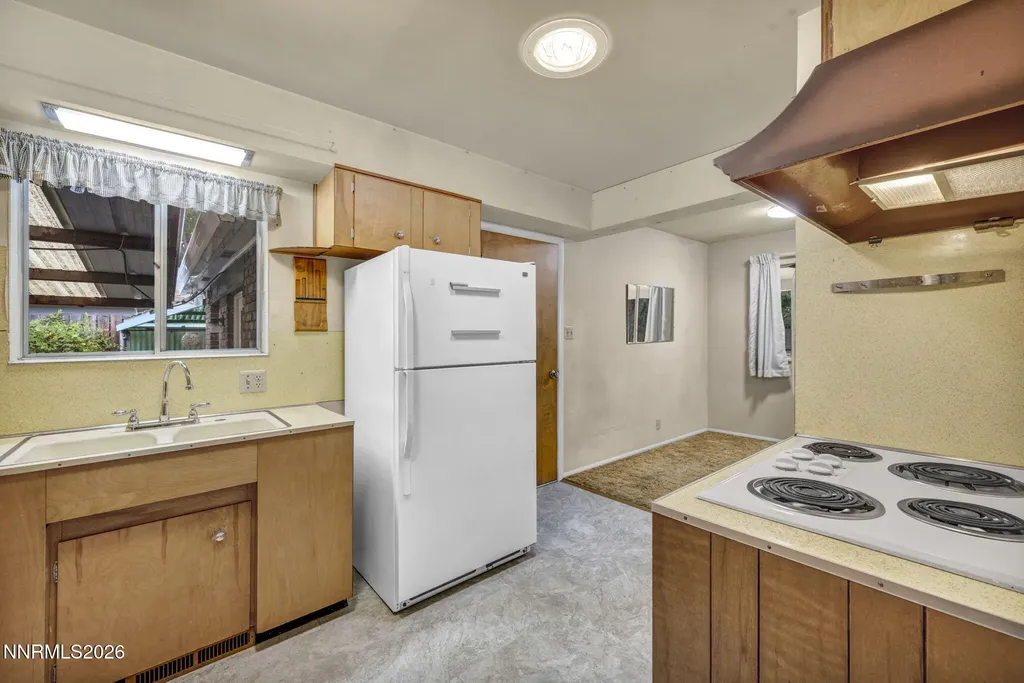 221 Iris Carson City NV 89703
