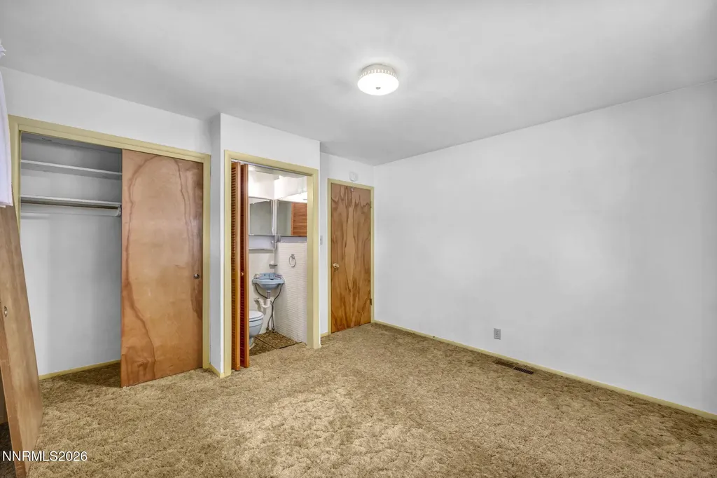 221 Iris Carson City NV 89703