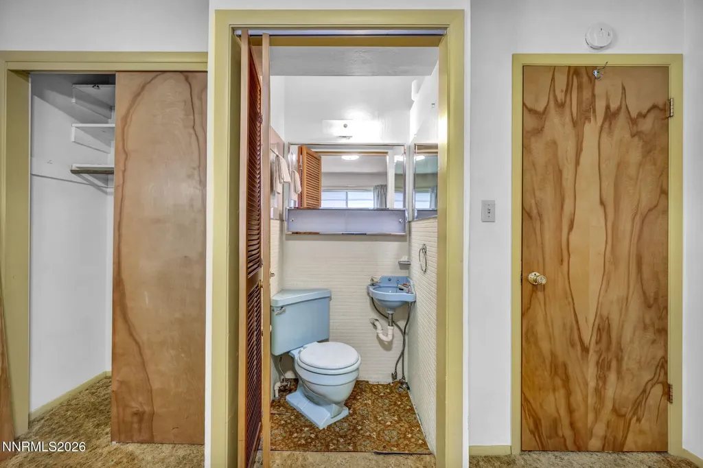 221 Iris Carson City NV 89703