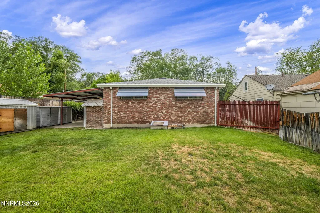 221 Iris Carson City NV 89703
