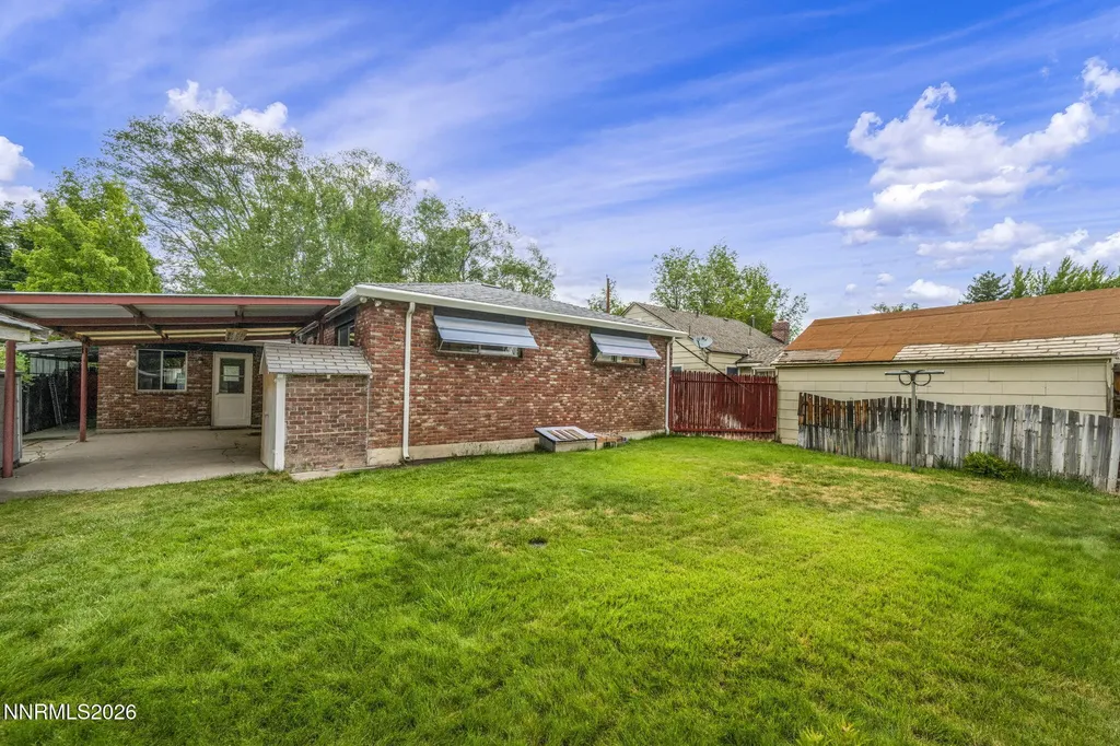 221 Iris Carson City NV 89703