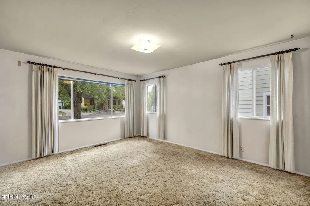 221 Iris Carson City NV 89703