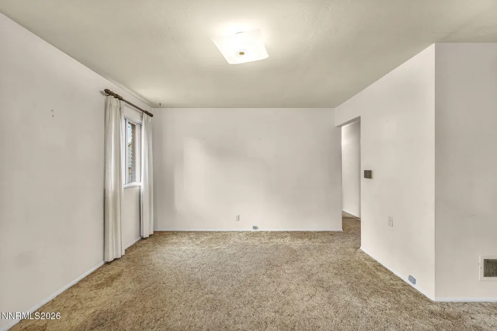 221 Iris Carson City NV 89703