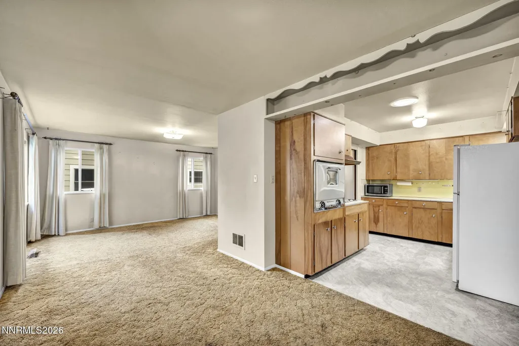 221 Iris Carson City NV 89703