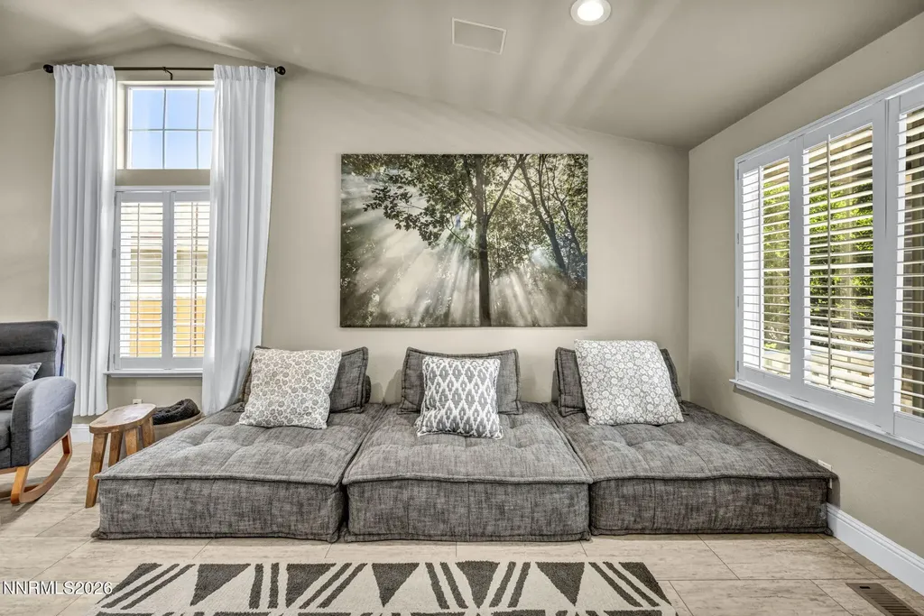 5045 Pradera Sparks NV 89436