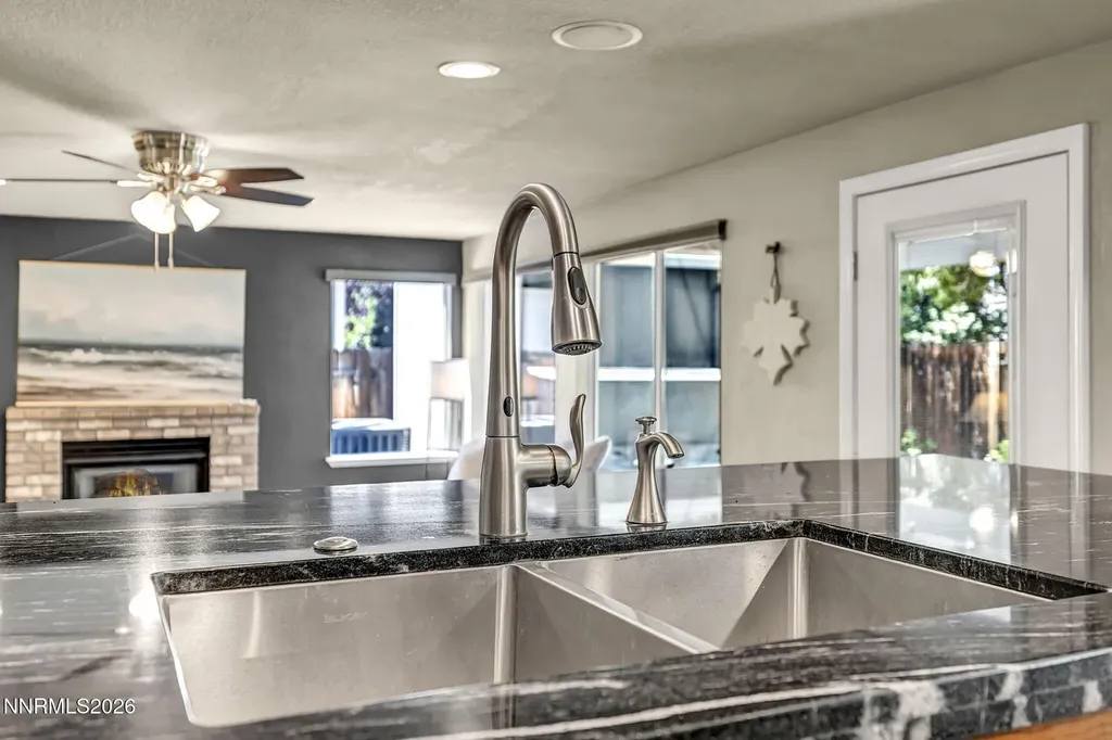 5045 Pradera Sparks NV 89436