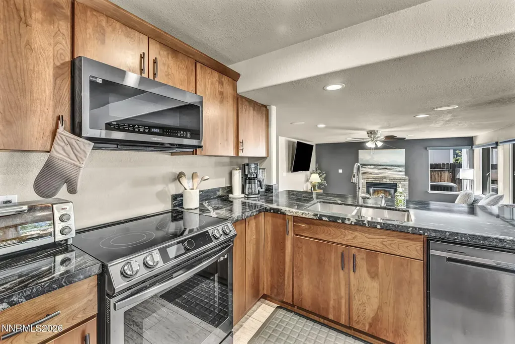 5045 Pradera Sparks NV 89436