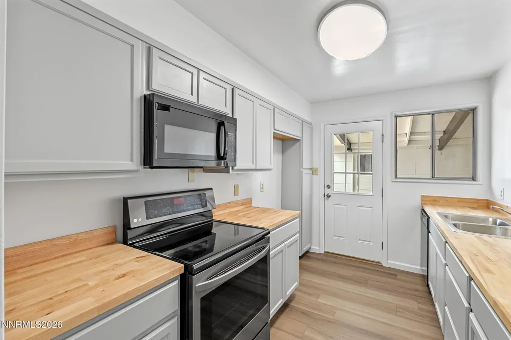 11793 Green Mountain Reno NV 89506