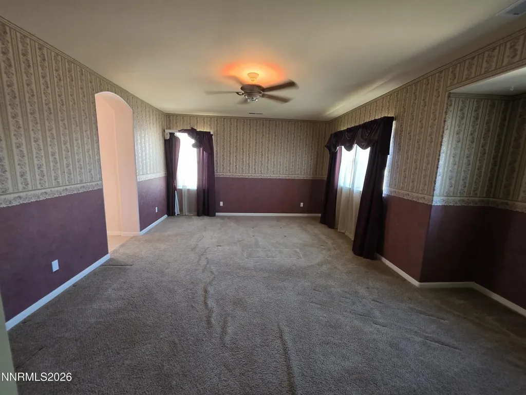 155 Hazelnut Fernley NV 89408