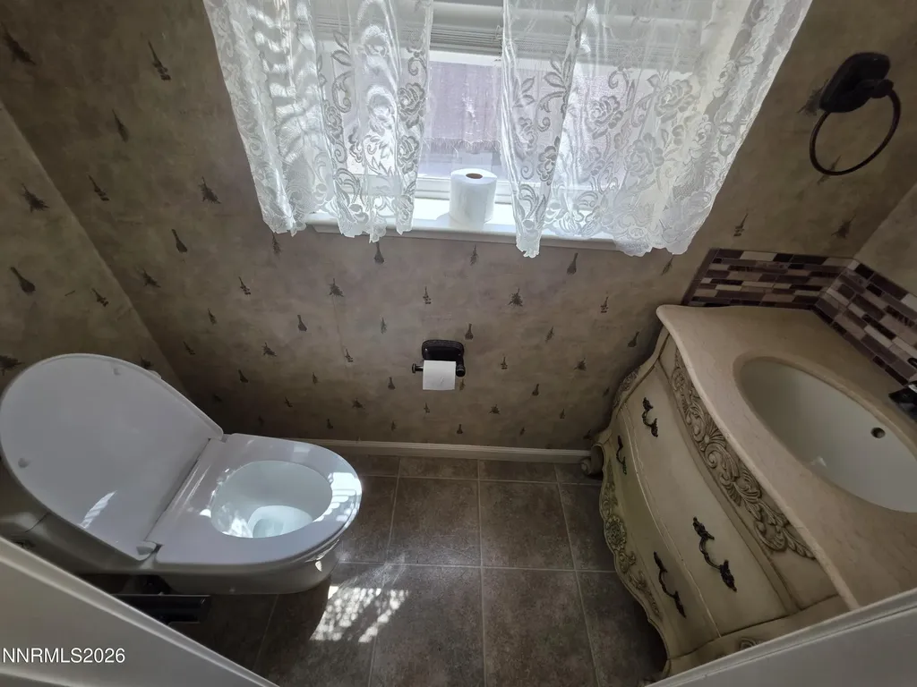 155 Hazelnut Fernley NV 89408