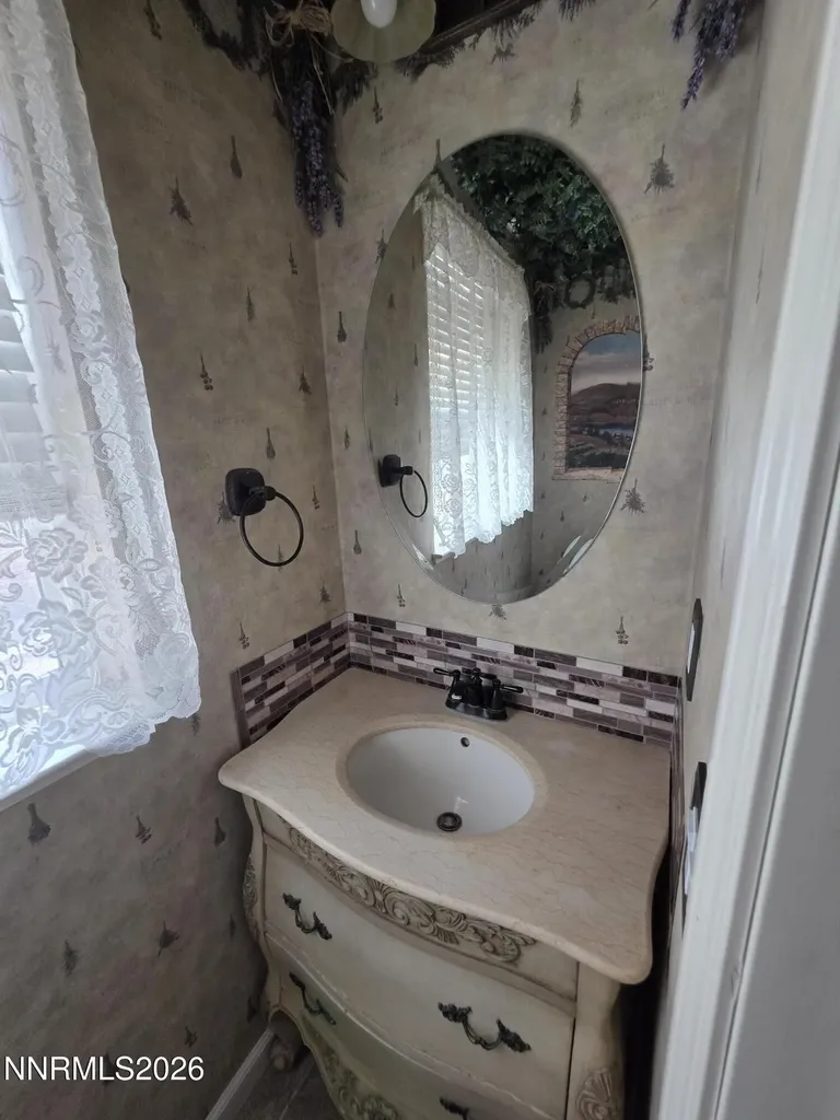 155 Hazelnut Fernley NV 89408