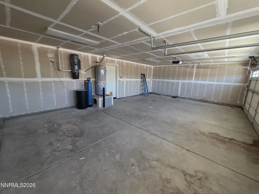 155 Hazelnut Fernley NV 89408