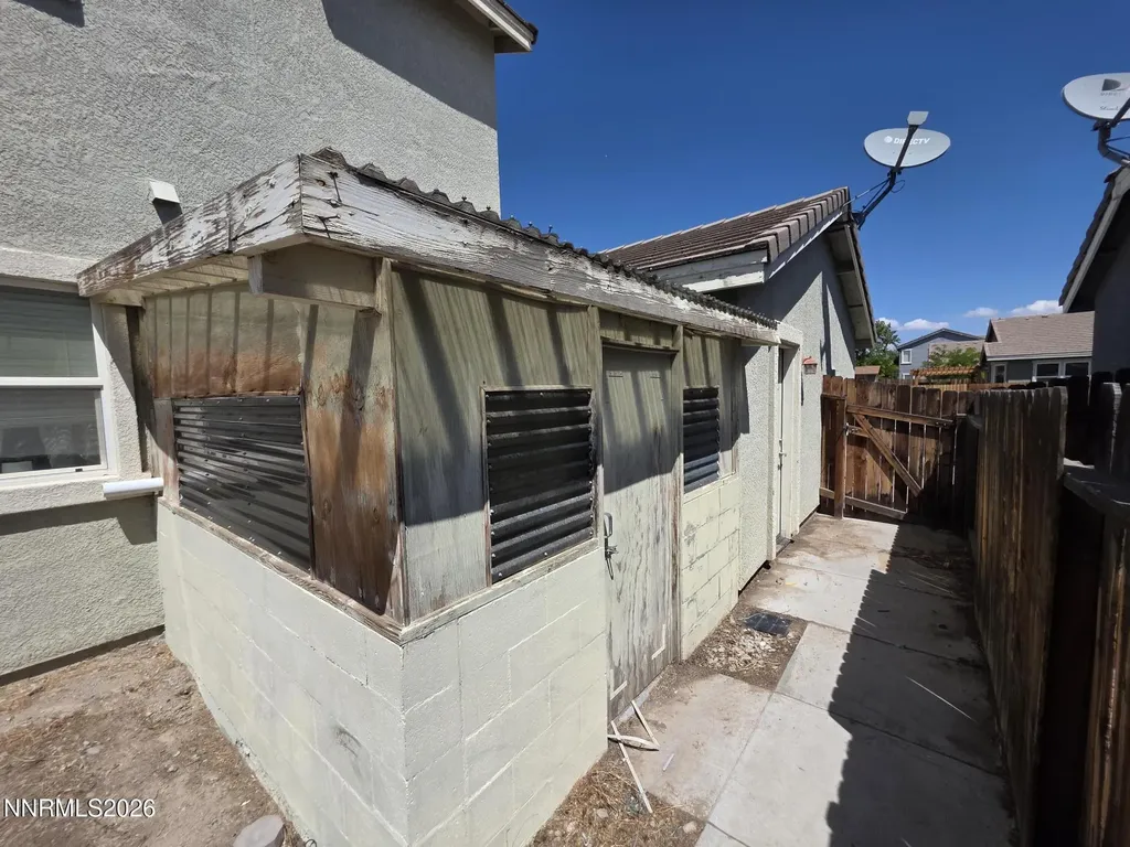 155 Hazelnut Fernley NV 89408