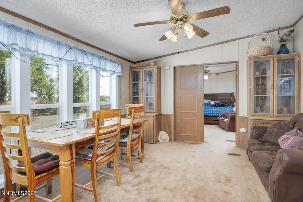 1095 7th Silver Springs NV 89429