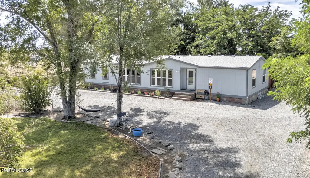 1095 7th Silver Springs NV 89429