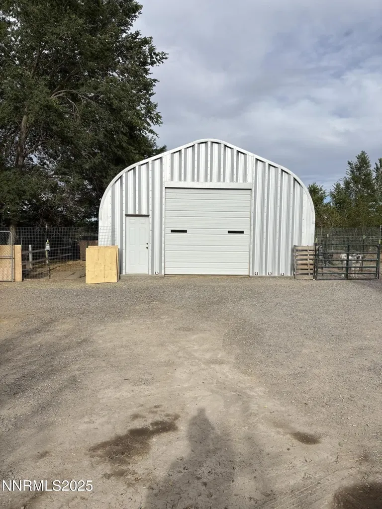 1095 7th Silver Springs NV 89429