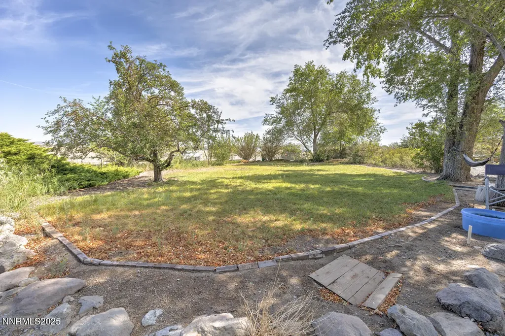 1095 7th Silver Springs NV 89429