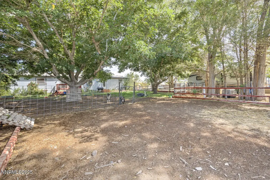 1095 7th Silver Springs NV 89429