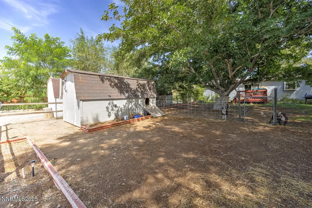 1095 7th Silver Springs NV 89429
