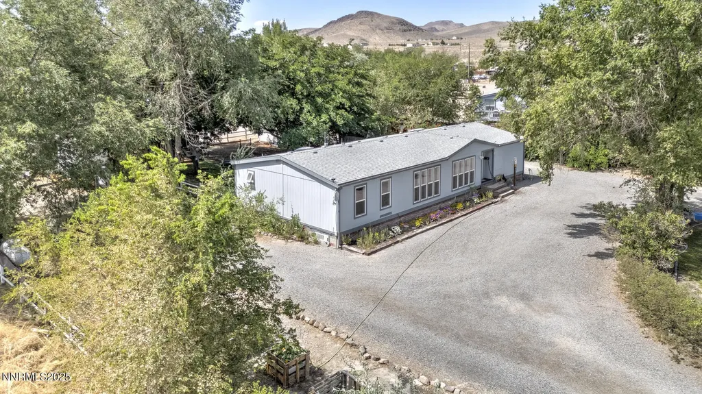 1095 7th Silver Springs NV 89429
