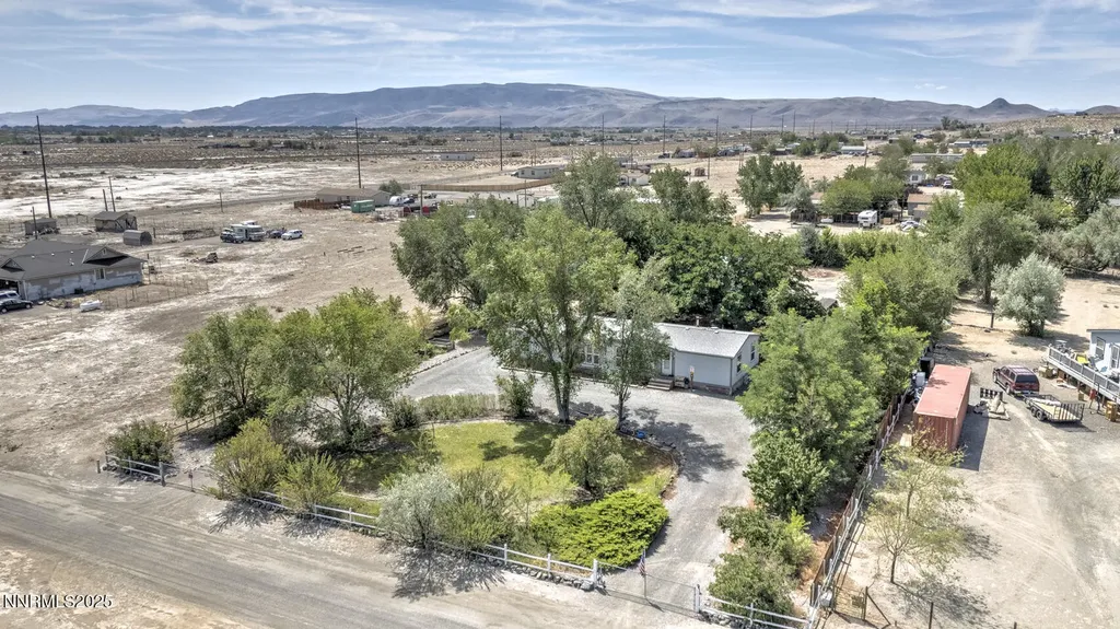 1095 7th Silver Springs NV 89429