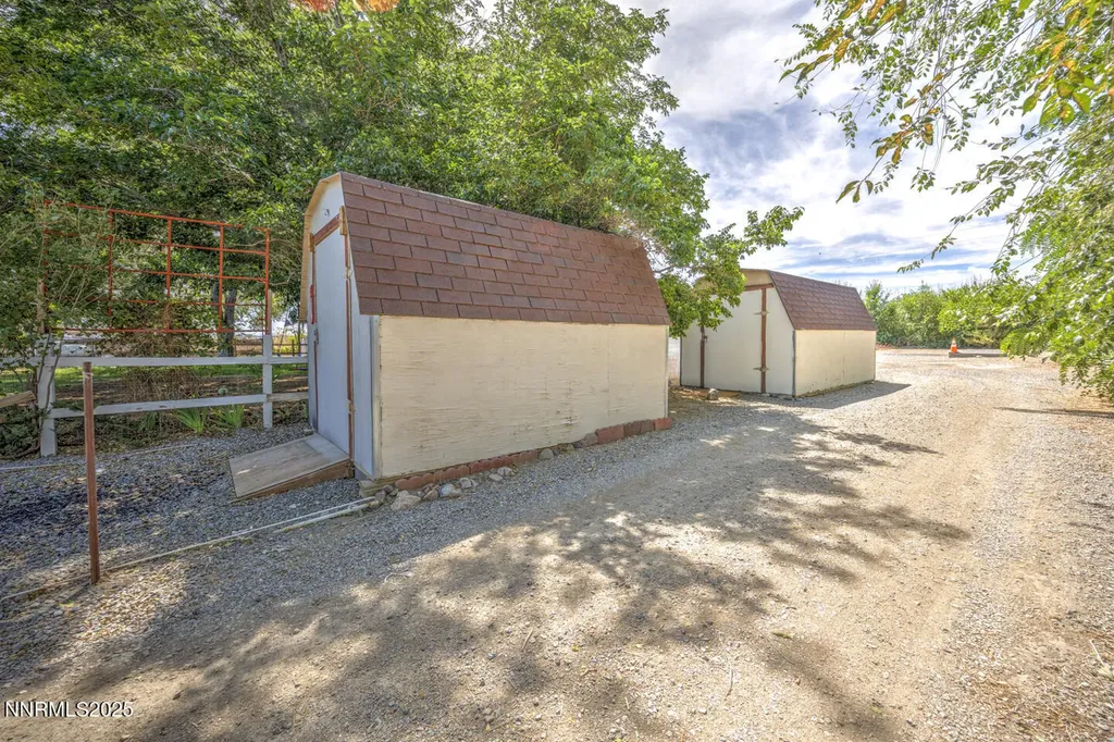 1095 7th Silver Springs NV 89429