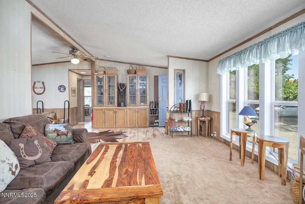 1095 7th Silver Springs NV 89429