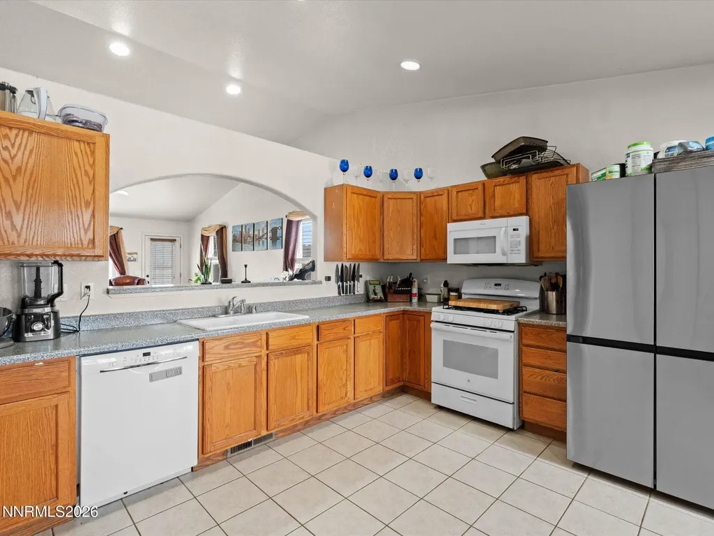 1738 Art Fernley NV 89408