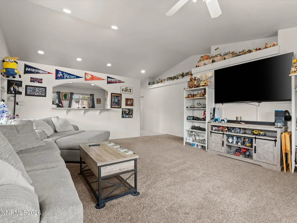 1738 Art Fernley NV 89408
