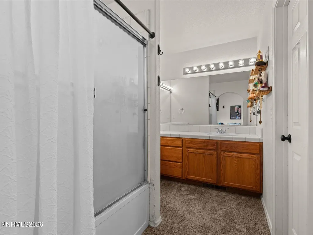 1738 Art Fernley NV 89408