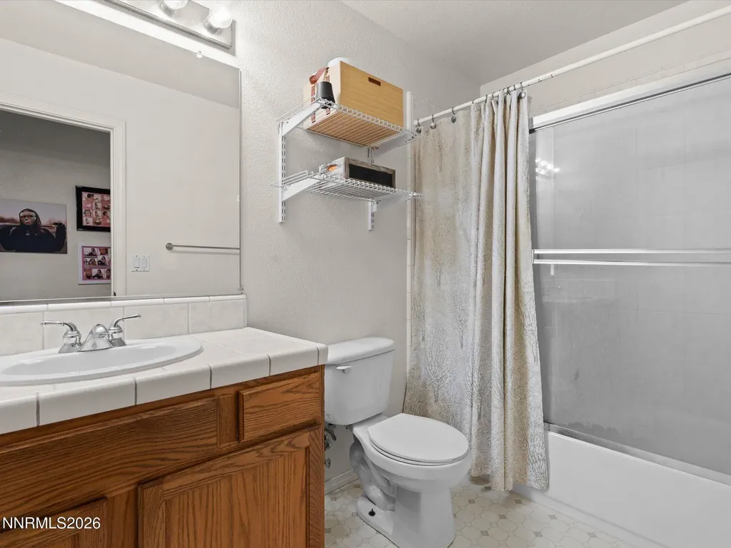 1738 Art Fernley NV 89408