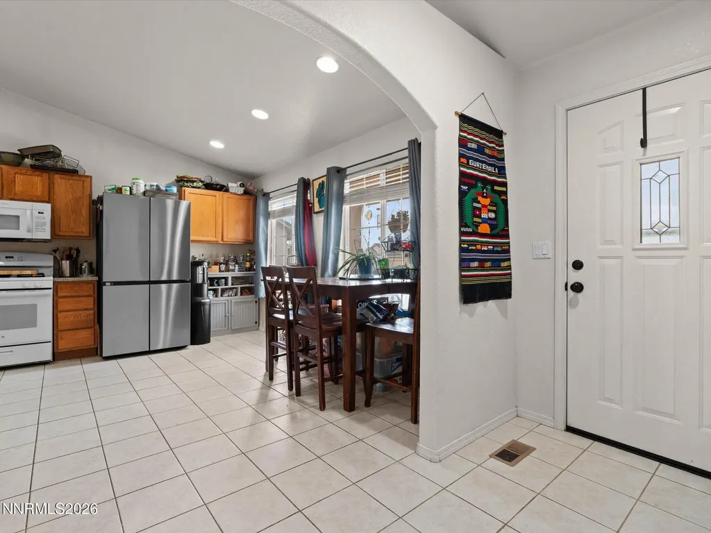 1738 Art Fernley NV 89408