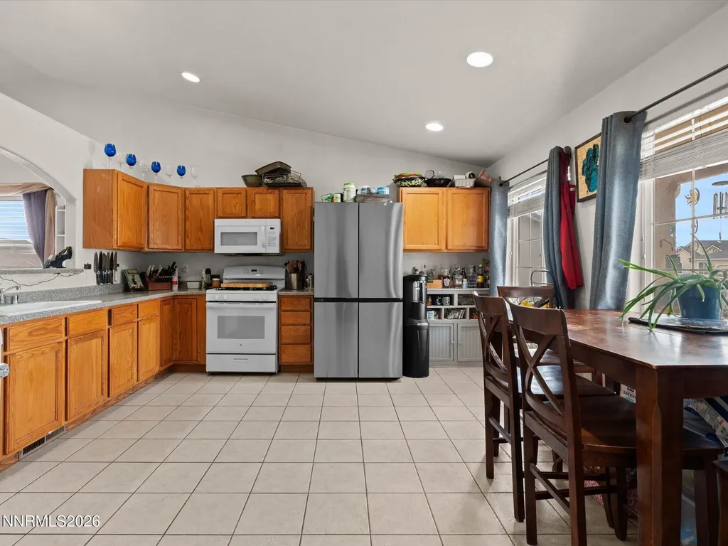 1738 Art Fernley NV 89408