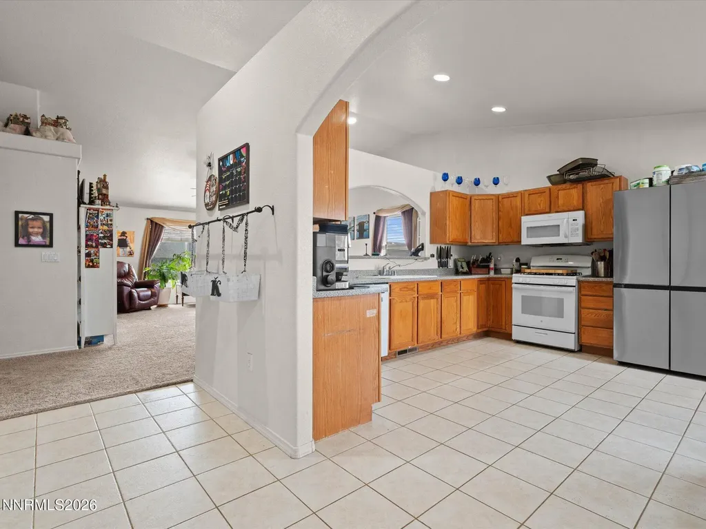 1738 Art Fernley NV 89408